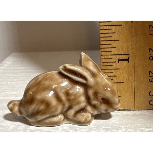 Vintage Wade England Brown Bunny Rabbit Whimsies Figurine Red Rose Tea - Picture 5 of 5